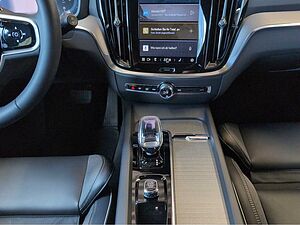 Volvo  +B4+AWD+Lenkrad, -Frontscheibenhzg+R-Kam+PDC++