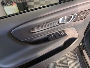 Volvo  +D3+R-Kam+Sitzhzg+Lenkradhzg+Frontscheibenhz