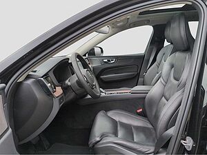 Volvo  +B5+Mild-Hybrid+AWD+GT+Lenkradhzg+Panorama++