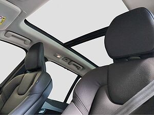 Volvo  +B5+AWD+GT+Mild-Hybrid+AHK sem. +Lenkradhzg++