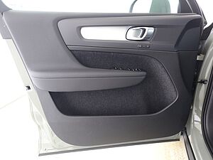 Volvo  +B3+Mild-Hybrid+PDC v/h+Sitzhzgv+Lenkradhzg+