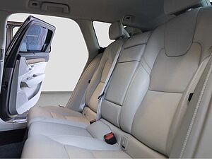 Volvo  +B4+Mild-Hybrid+AWD+GT+Head-Up+AHKsemi+R-Kam+