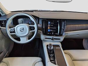 Volvo  +B4+Mild-Hybrid+AWD+GT+Head-Up+AHKsemi+R-Kam+