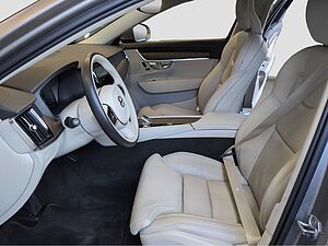 Volvo  +B4+Mild-Hybrid+AWD+GT+Head-Up+AHKsemi+R-Kam+