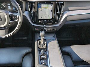 Volvo  +D4+AWD+Lenkradhzg+R-Kam+Frontscheibenhzg+++