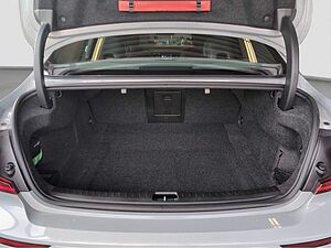 Volvo  +B4+Mild-Hybrid+Benzin+GT+Plus+Dark+Standh. ++