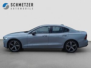 Volvo  +B4+Mild-Hybrid+Benzin+GT+Plus+Dark+Standh. ++