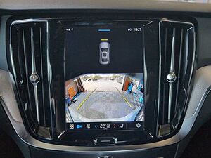 Volvo  +B4+Mild-Hybrid+Benzin+GT+Plus+Dark+Standh. ++