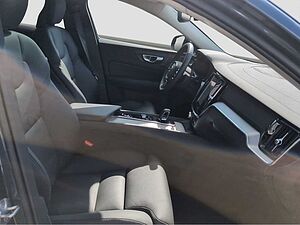 Volvo  +B4+GT+Lenkradhzg+AHKsemi+360°Kam+Voll-LED+++