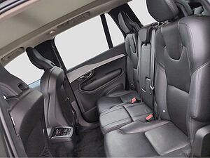 Volvo  +B5+AWD+Mild-Hybrid+Diesel+Ultimate+Dark+7-S