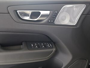 Volvo  +B5+AWD+AHKsemi+Panorama+360°Kam+Head-up+PDC