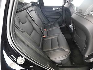 Volvo  +B5+AWD+AHKsemi+Panorama+360°Kam+Head-up+PDC