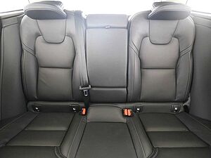 Volvo  +B5+AWD+AHKsemi+Panorama+360°Kam+Head-up+PDC