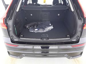 Volvo  +B5+AWD+AHKsemi+Panorama+360°Kam+Head-up+PDC