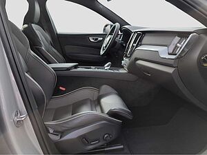 Volvo  +B4+AWD+GT+D+Pano+Voll-LED+Lenkradhg+Head-up