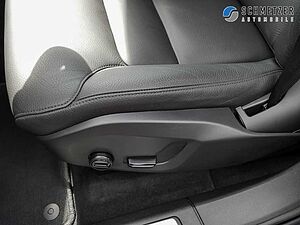 Volvo  +B4+AWD+GT+R-Kam+MomentumPro+Frontscheibenh+