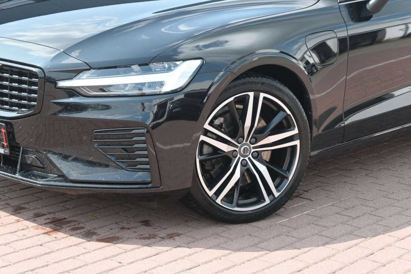 Volvo  Recharge T8 AWD R-Design*PANO*360°*H&K