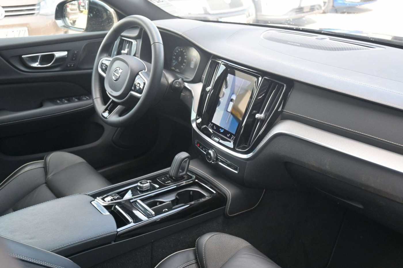 Volvo  Recharge T8 AWD R-Design*PANO*360°*H&K