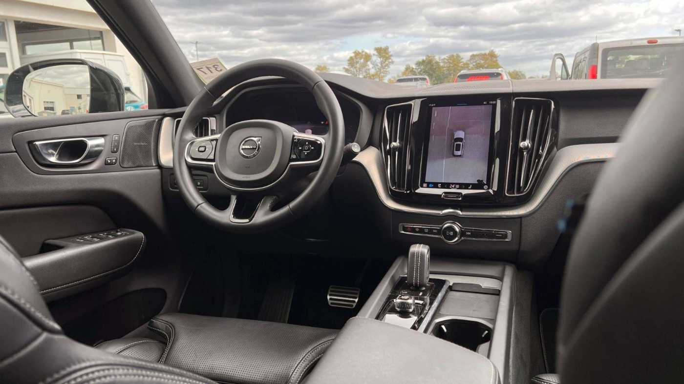 Volvo  T8AWD RC R Design MJ22*LUFT*PANO*360°HK*SHZ