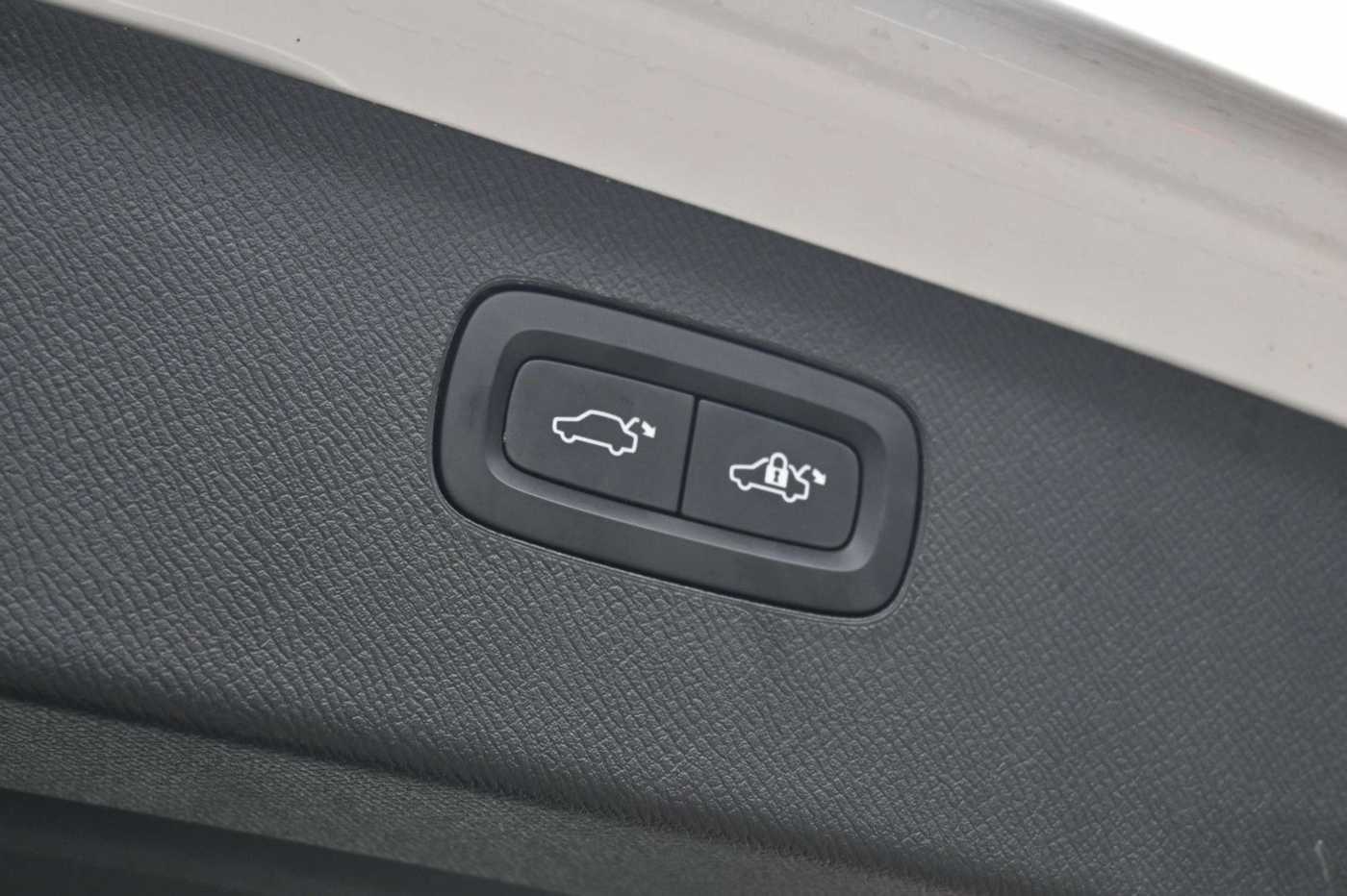 Volvo  T8 AWD Inscrip. Expres. PHEV*AHK*PANO*LUFT*