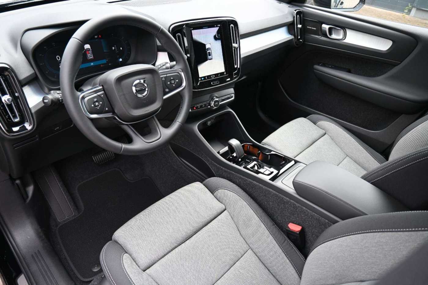 Volvo  B3 DKG Plus Dark*FSHZG*360°*AHK*AllSeason