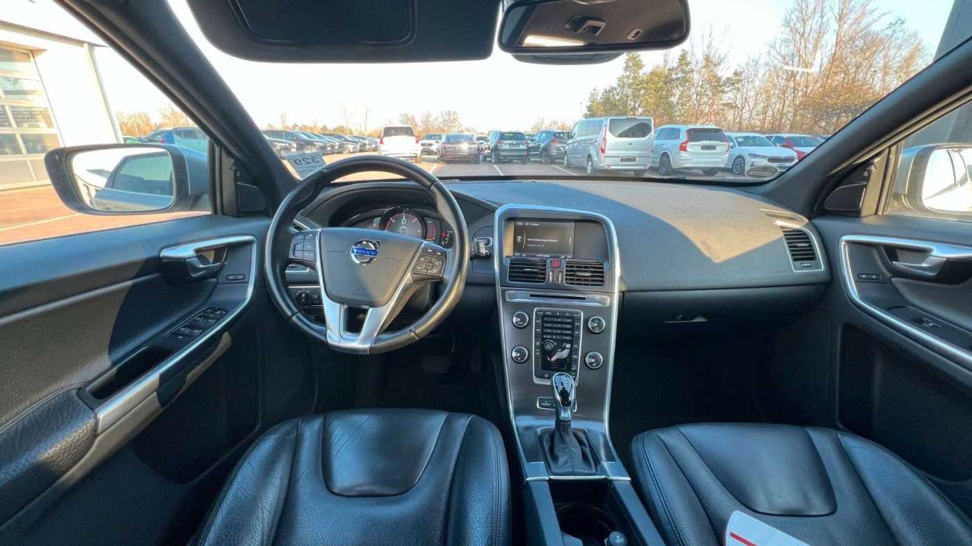 Volvo  Summum D5 AWD*Bi-Xenon*BLIS*DriverAlert*Fou