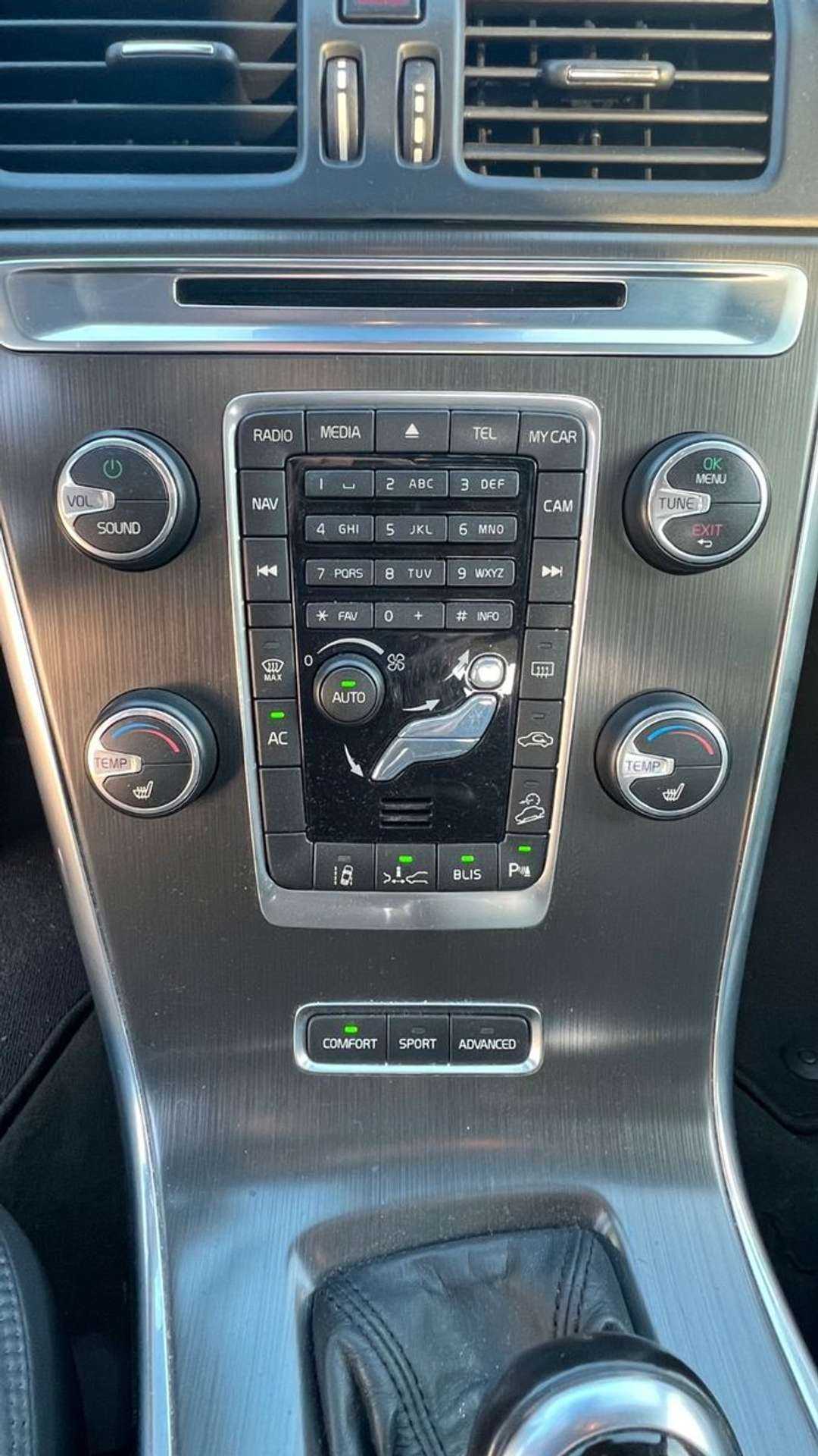 Volvo  Summum D5 AWD*Bi-Xenon*BLIS*DriverAlert*Fou