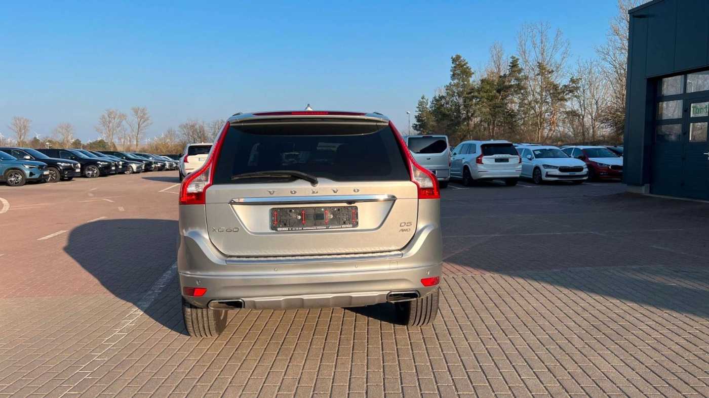 Volvo  Summum D5 AWD*Bi-Xenon*BLIS*DriverAlert*Fou