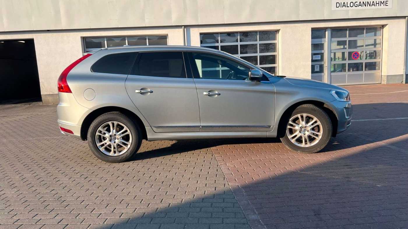 Volvo  Summum D5 AWD*Bi-Xenon*BLIS*DriverAlert*Fou