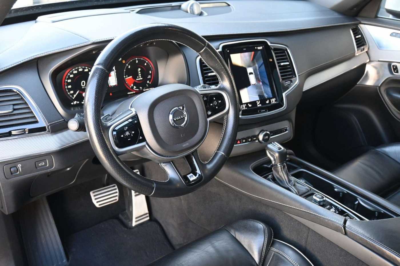 Volvo  D5 AWD R-Design*LUFT*7-Si*PANO*B&W*STHZ*HUD