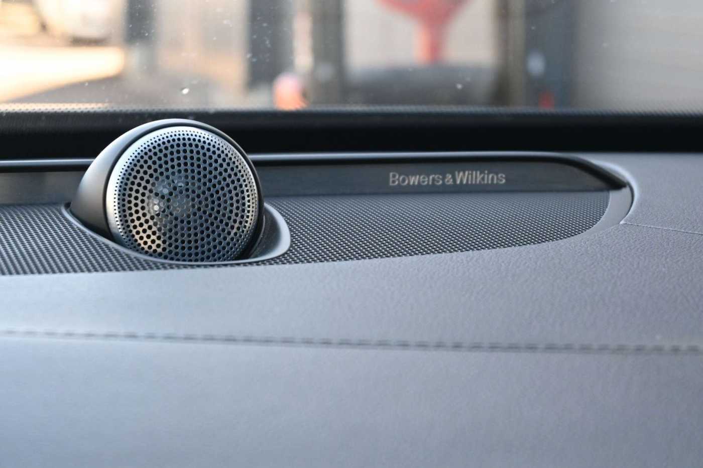 Volvo  D5 AWD R-Design*LUFT*7-Si*PANO*B&W*STHZ*HUD