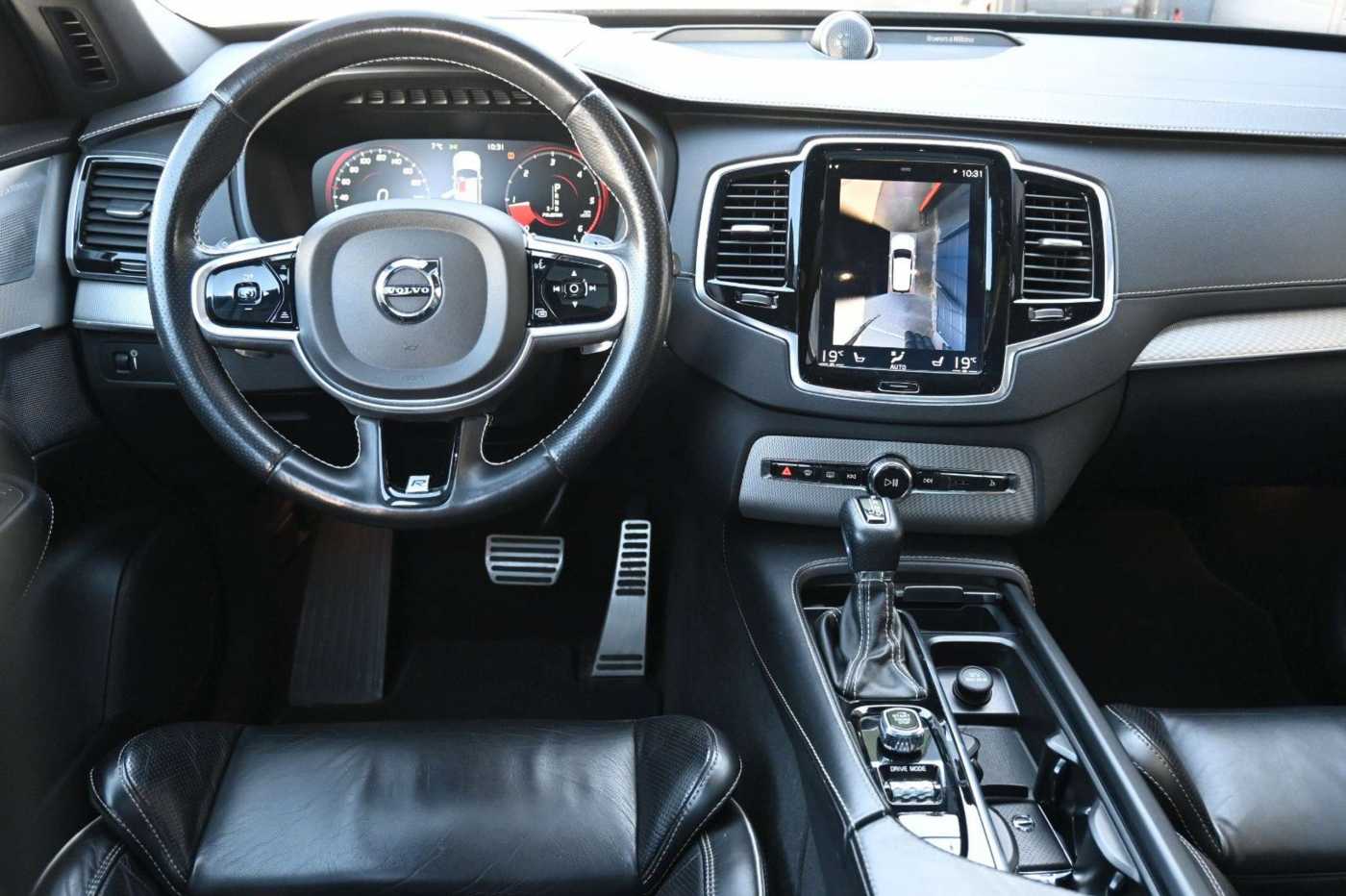 Volvo  D5 AWD R-Design*LUFT*7-Si*PANO*B&W*STHZ*HUD
