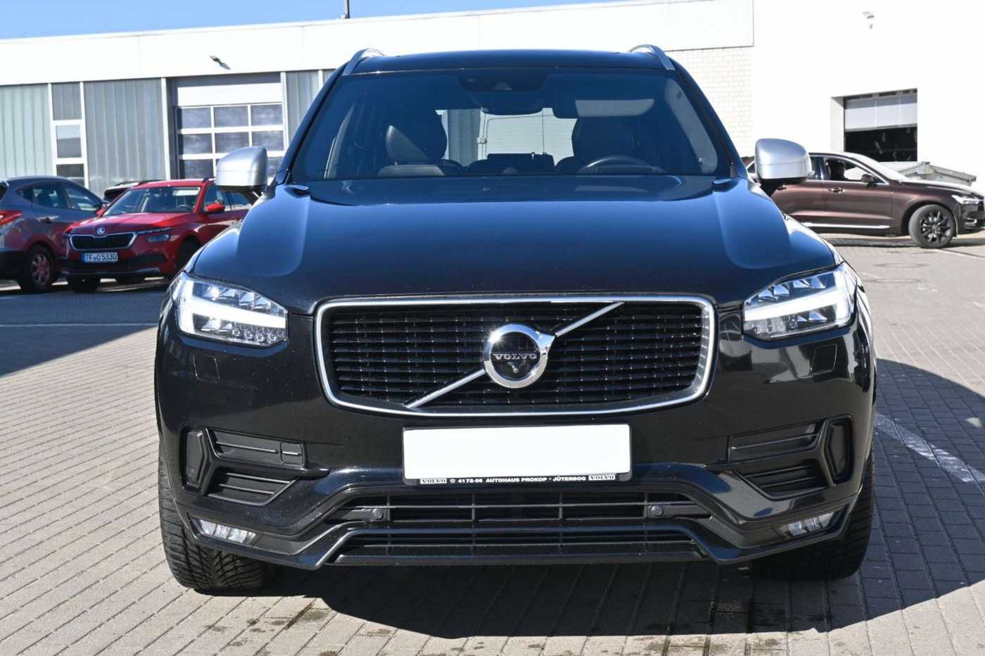Volvo  D5 AWD R-Design*LUFT*7-Si*PANO*B&W*STHZ*HUD