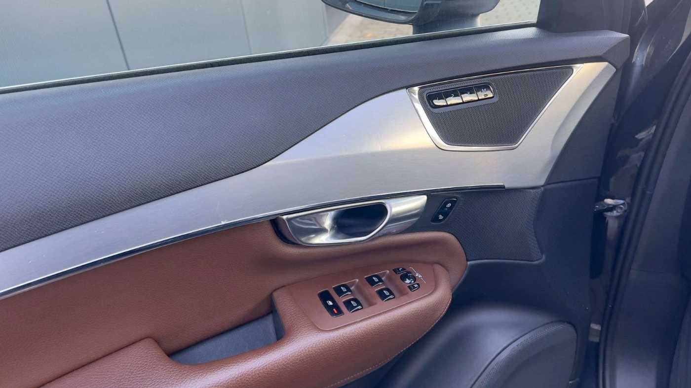 Volvo  Mietkauf*XC90*D5* AWD*PDC*ACC*NAV*SIHZG*LED*7Si