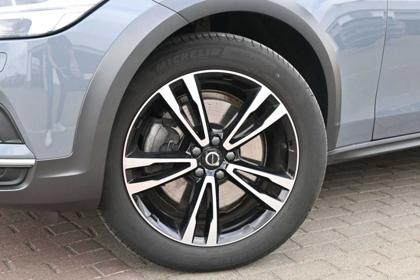 Volvo  V90CC B5 D AWD Pro*HuD*STDHZG*PANO*360°*ACC