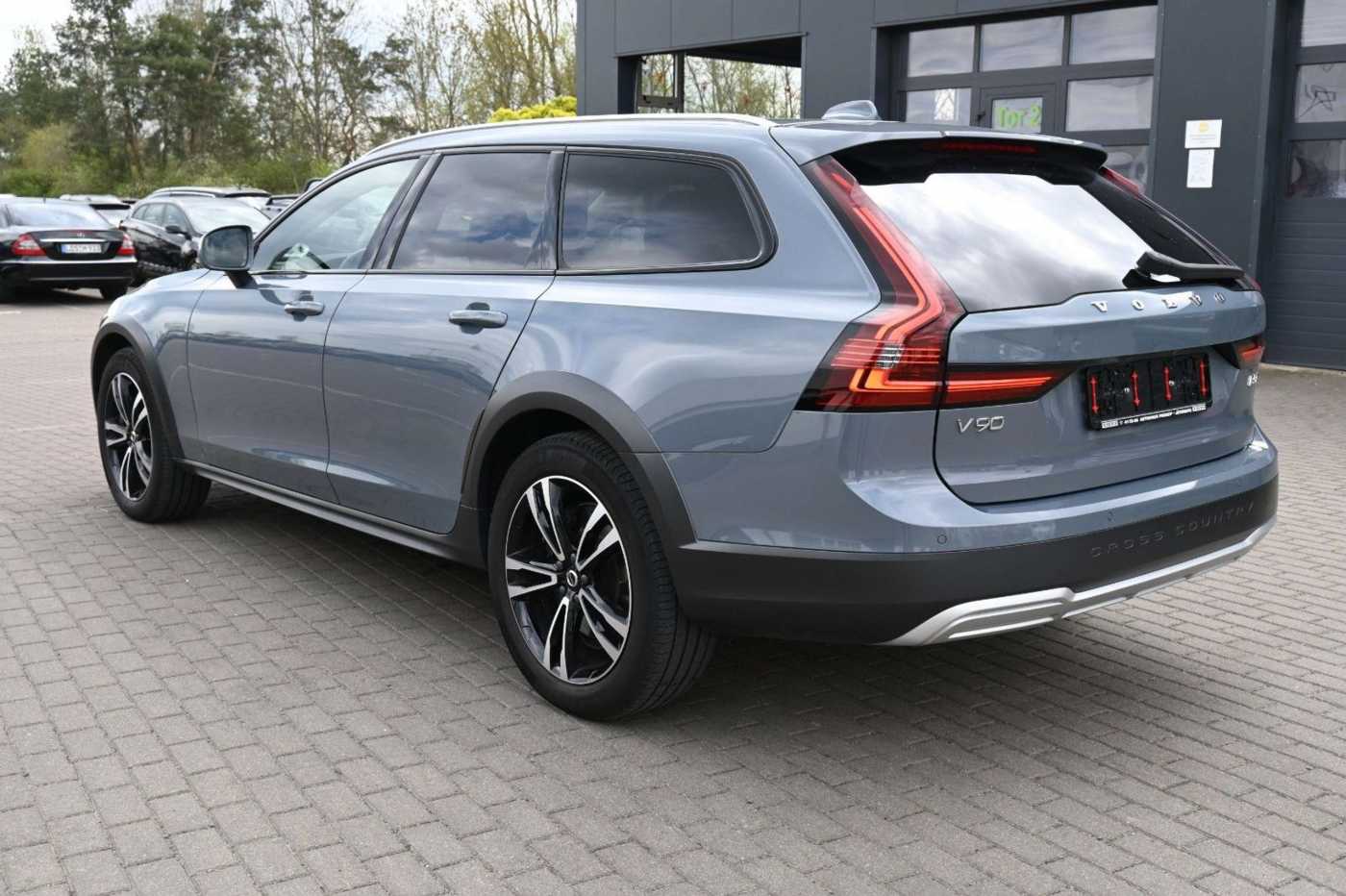 Volvo  V90CC B5 D AWD Pro*HuD*STDHZG*PANO*360°*ACC*AHK
