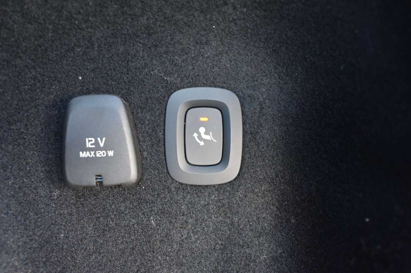 Volvo  Recharge T8 AWD R-Design*PANO*360°*H&K*AHK