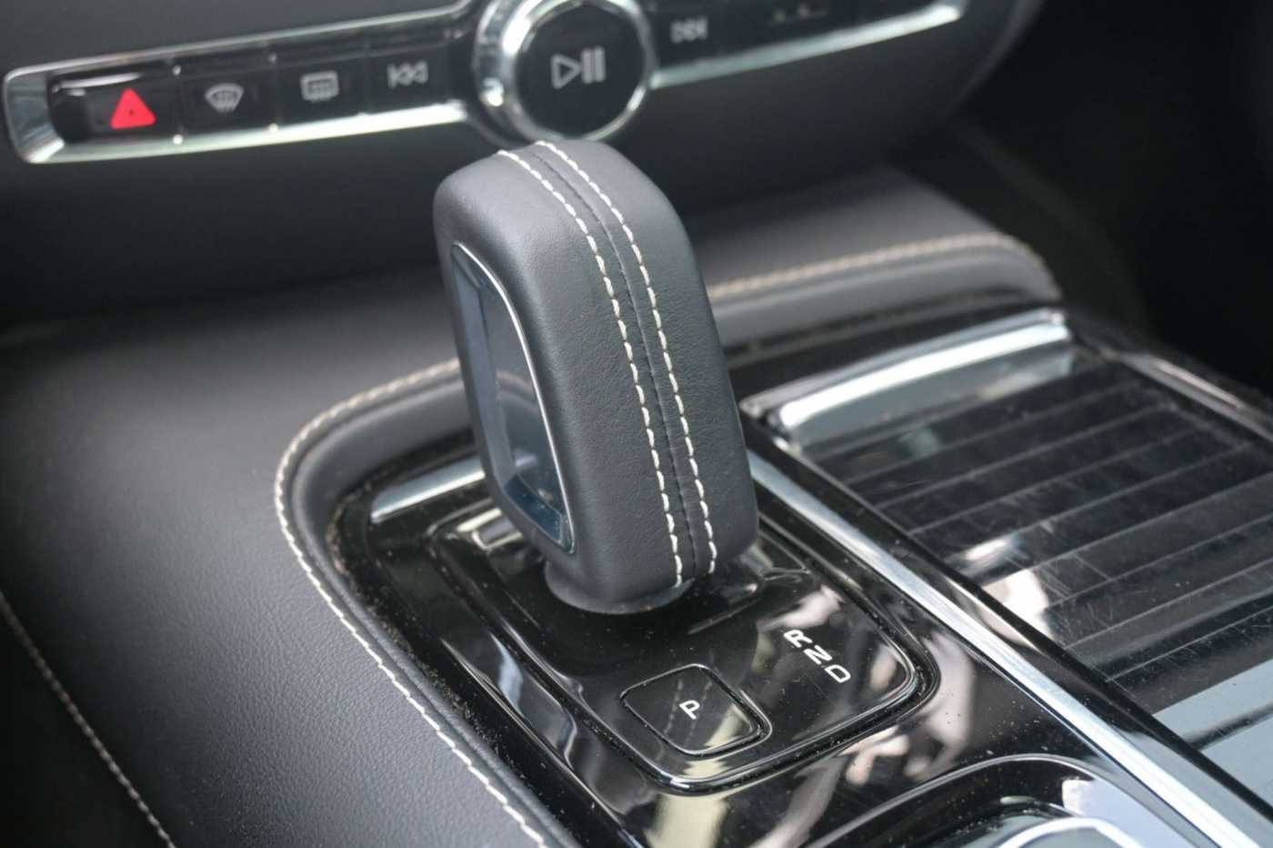 Volvo  Recharge T8 AWD R-Design*PANO*360°*H&K*AHK