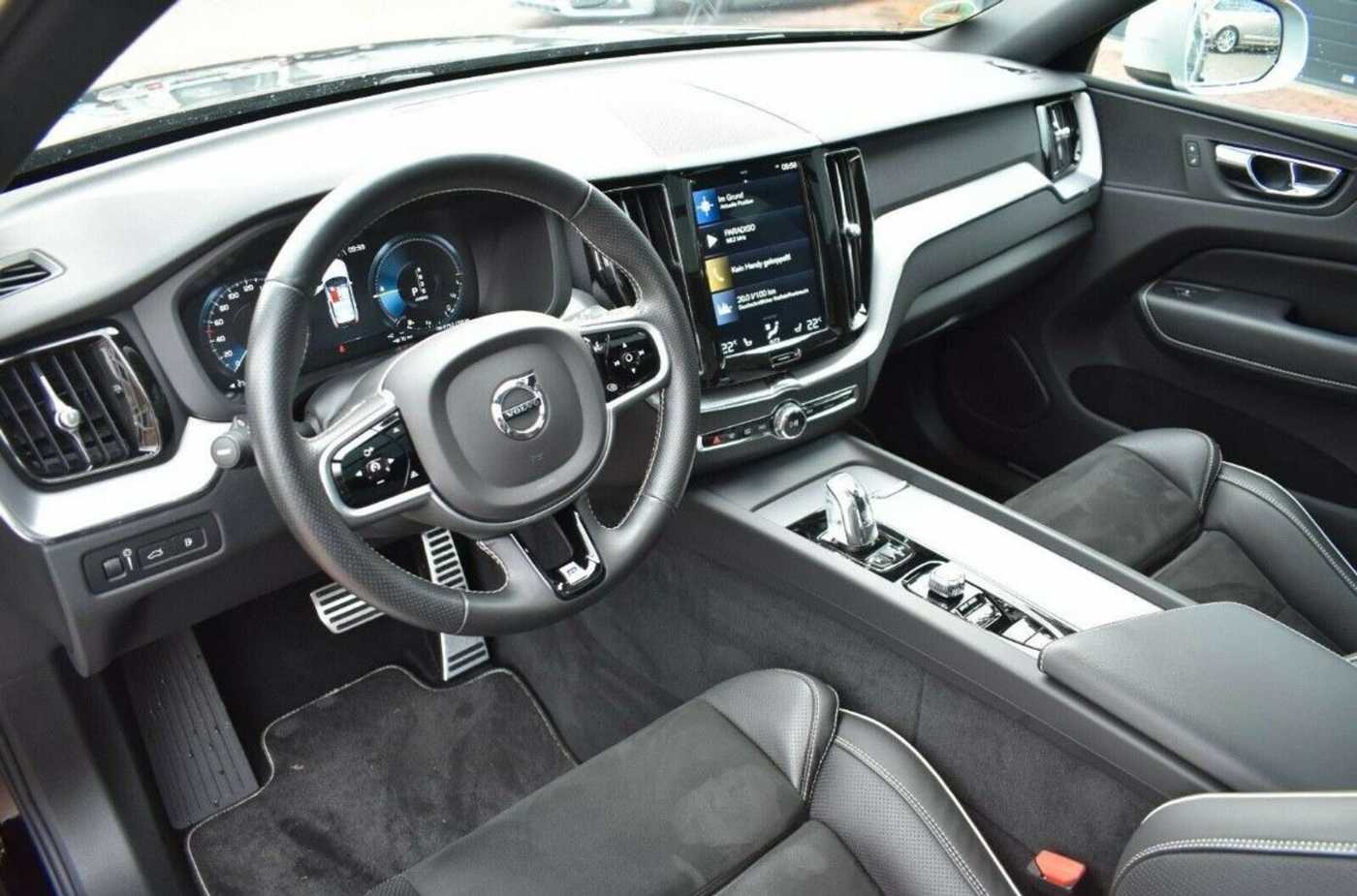 Volvo  T8 R-Design*AWD*RFK*Luft*LED*NAVI*Serv NEU