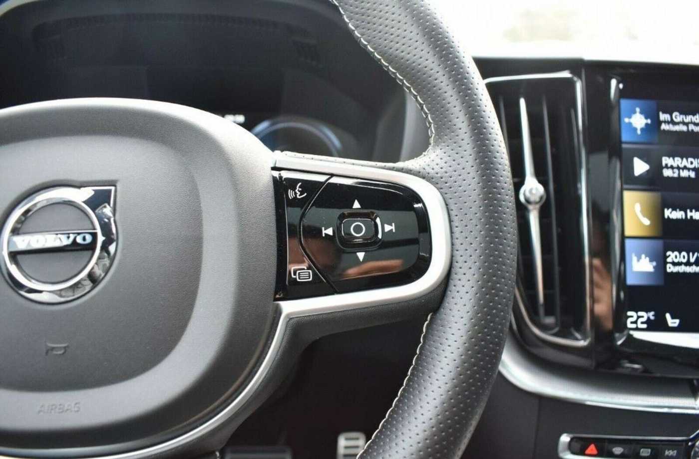 Volvo  T8 R-Design*AWD*RFK*Luft*LED*NAVI*Serv NEU