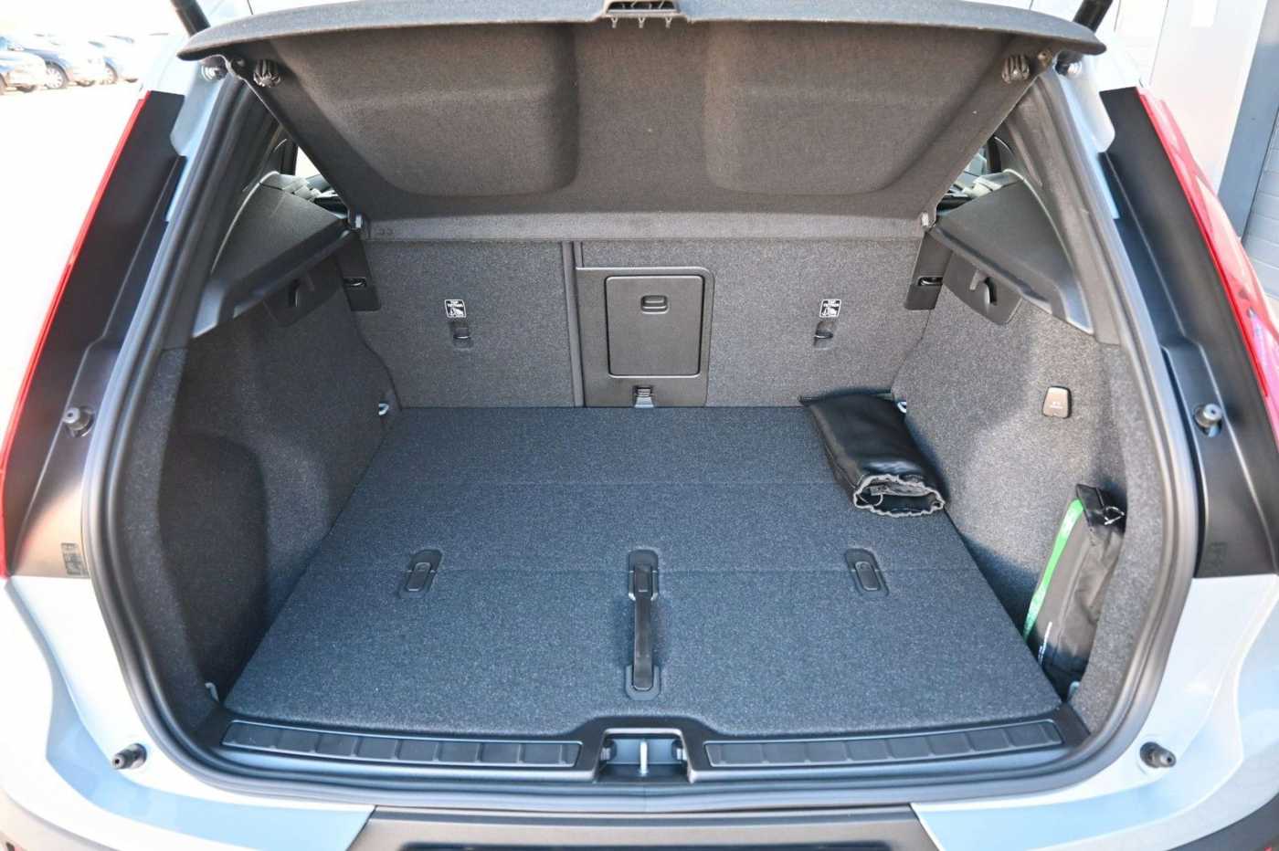 Volvo  B4 Plus Dark*RFK*FSHZG*BLIS*ACC*AHK*Allwett