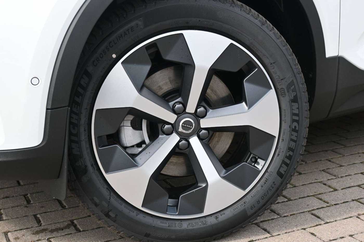 Volvo  B4 DKG Plus Dark*FSHZG*360°*ACC*Allwetter