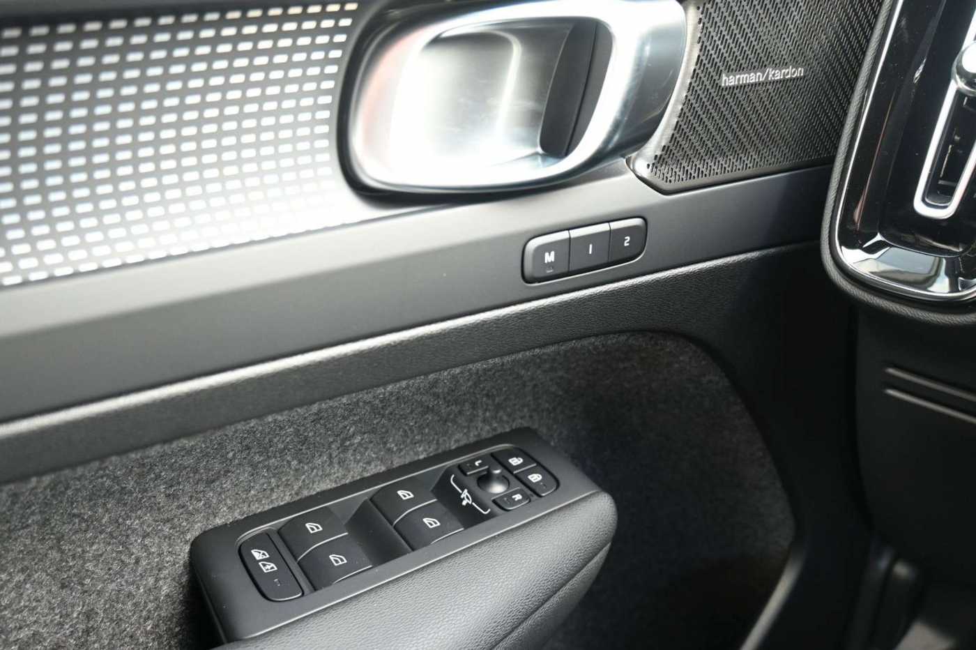 Volvo  B4 DKG Plus Dark*FSHZG*360°*ACC*Allwetter