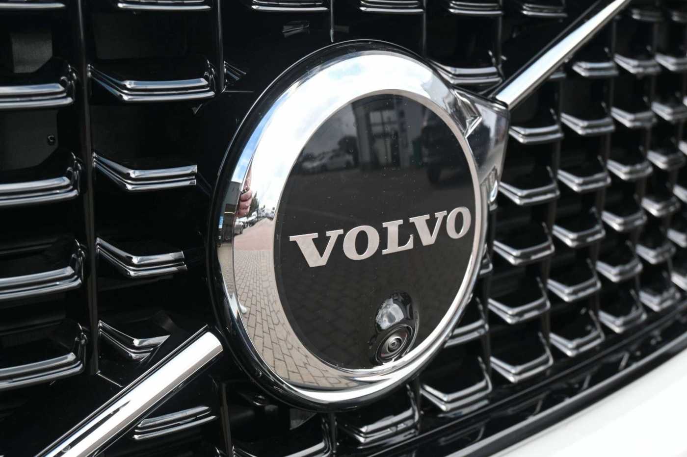 Volvo  B4 DKG Plus Dark*FSHZG*360°*ACC*Allwetter