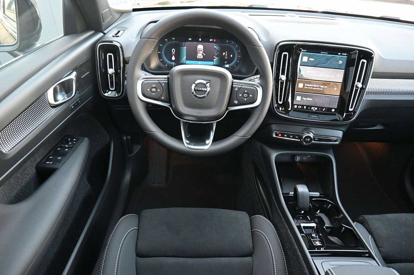 Volvo  B4 DKG Plus Black Edition*FSHZG*360°*ACC