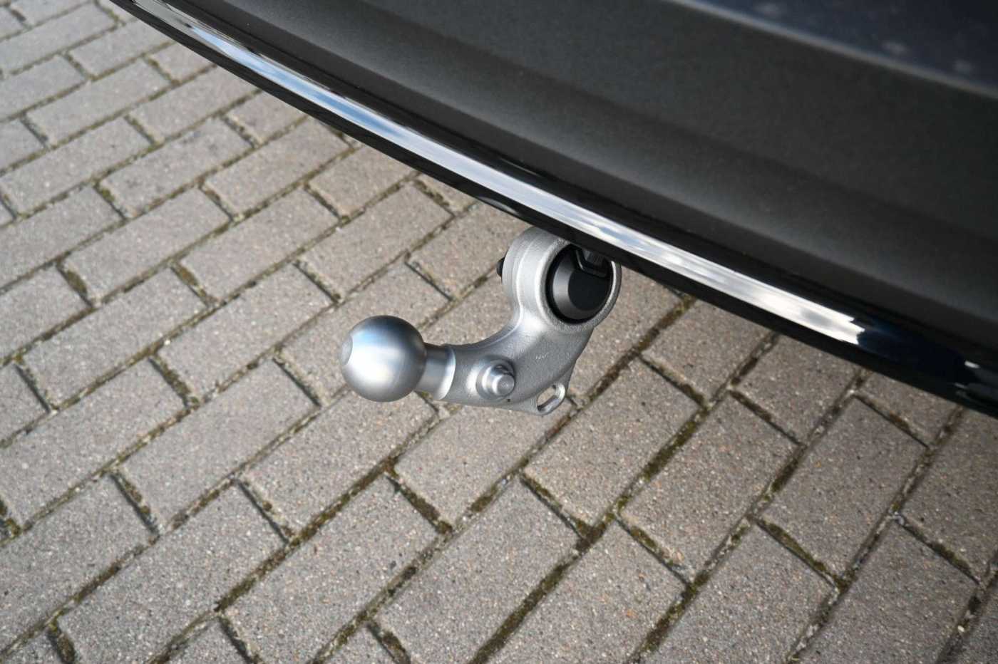 Volvo  B4 DKG Plus Black Edition*FSHZG*360*ACC*AHK