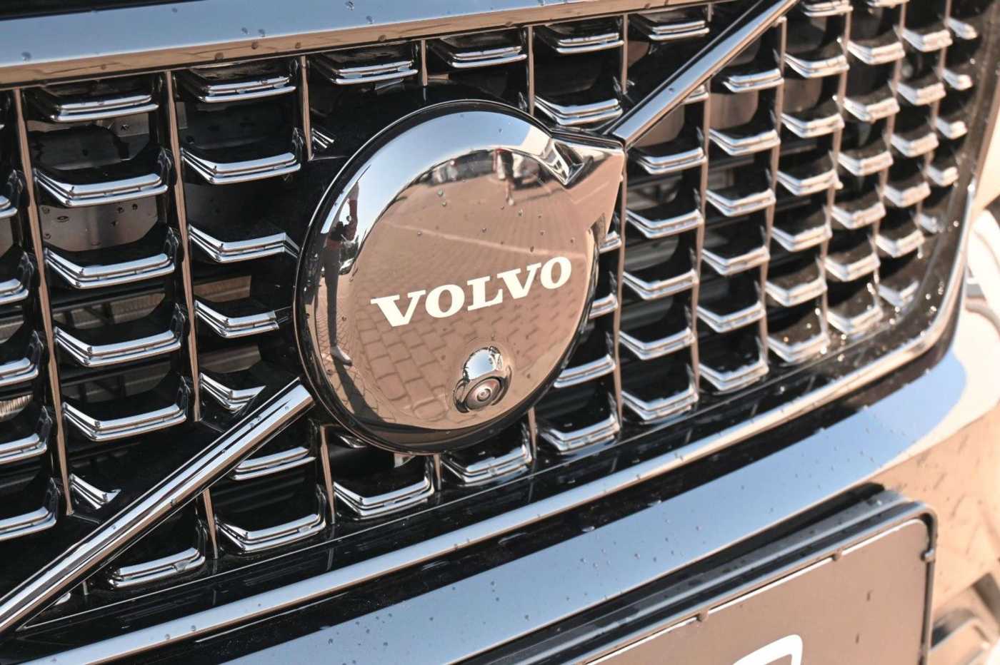 Volvo  B4 DKG Plus Black Edition*FSHZG*360*ACC*AHK