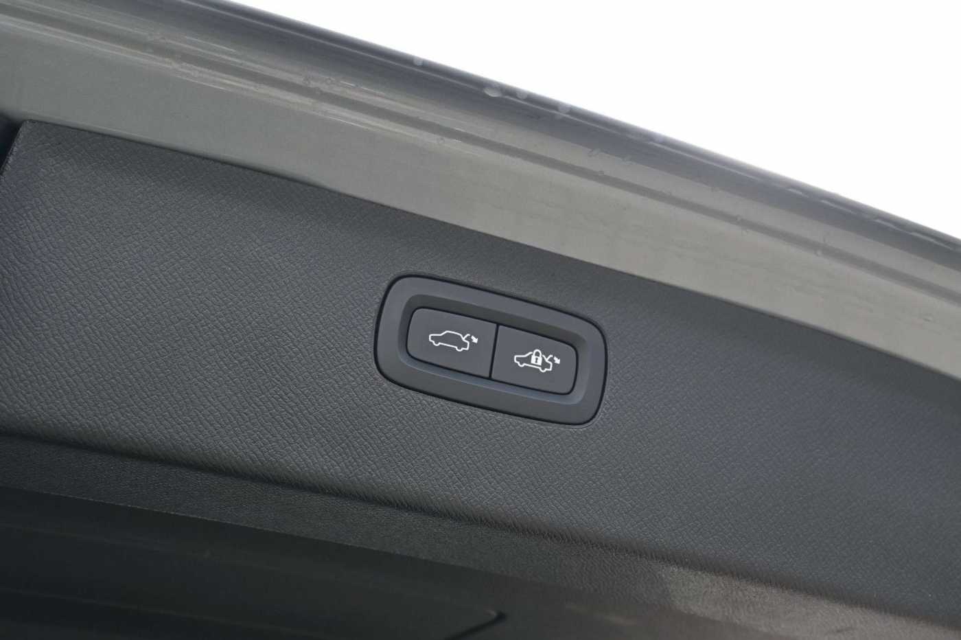 Volvo  B5 D AWD Ultimate Bright*STHZ*LUFT*360°*AHK