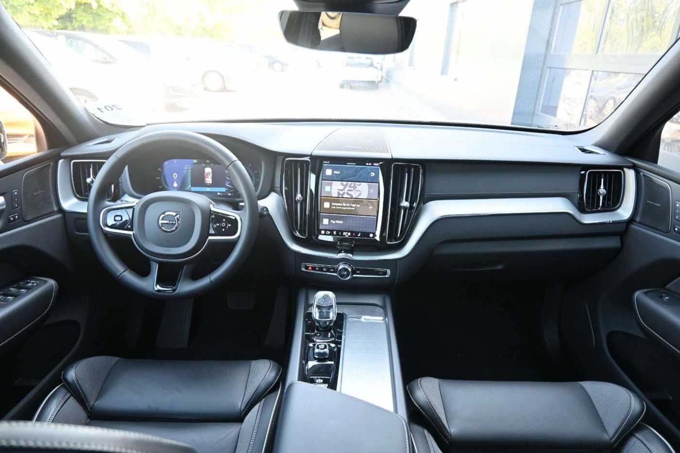 Volvo  B4 AWD Ultimate Dark*LED*PANO*LUFT*STHZ*H&K