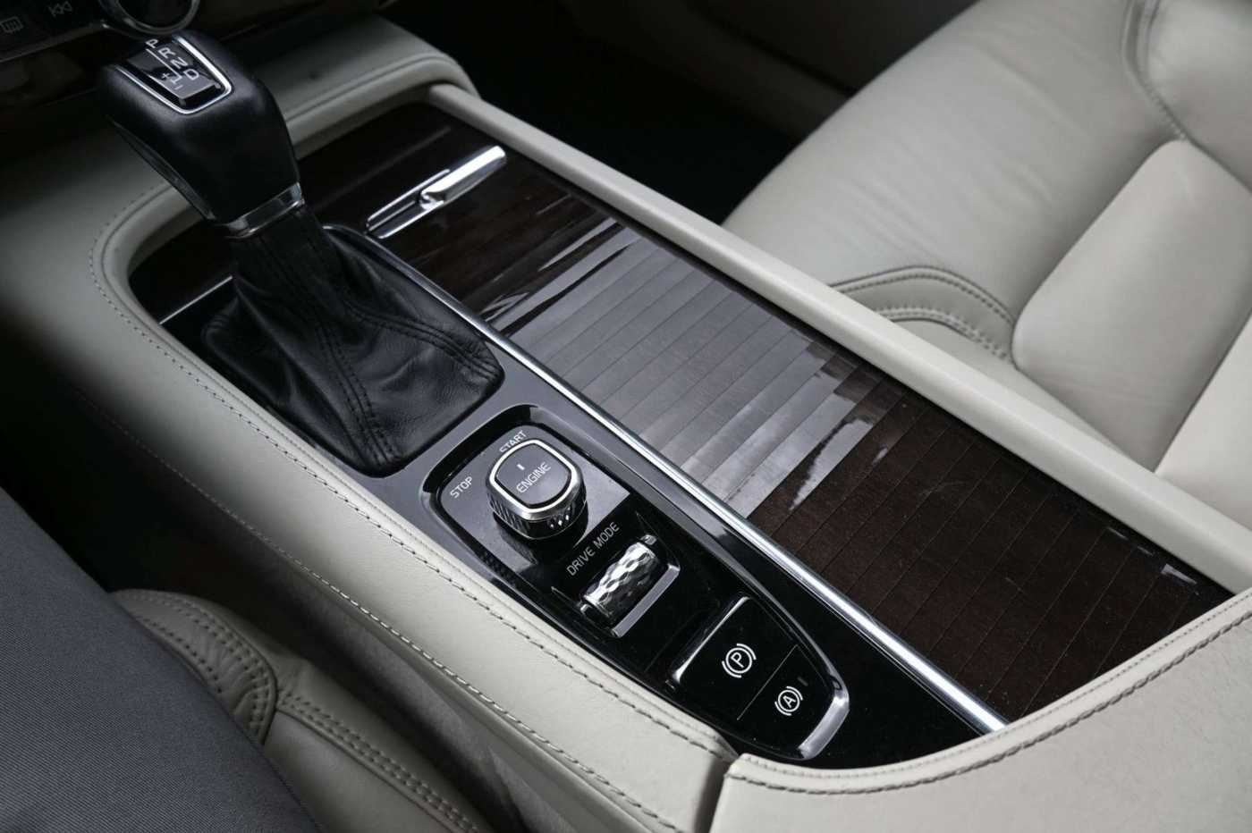 Volvo  Mietkauf *XC90 Incription*AWD*KAM*Navi